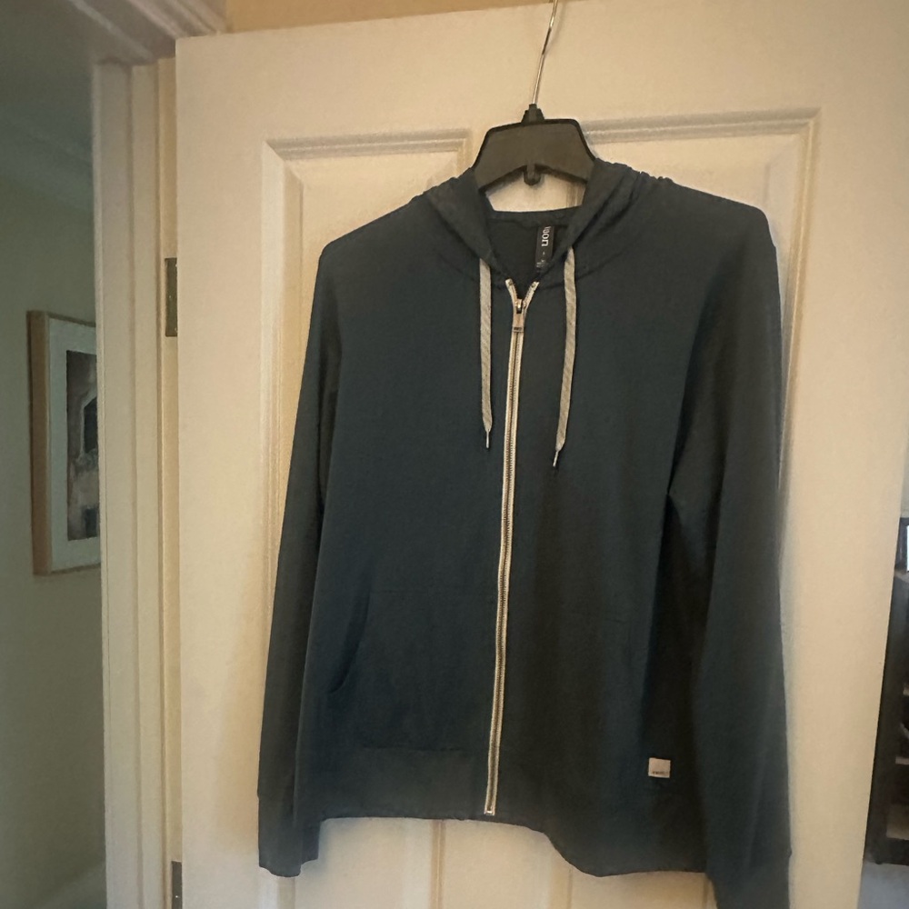 Vuori Women’s Performance Hoodie Full Zip